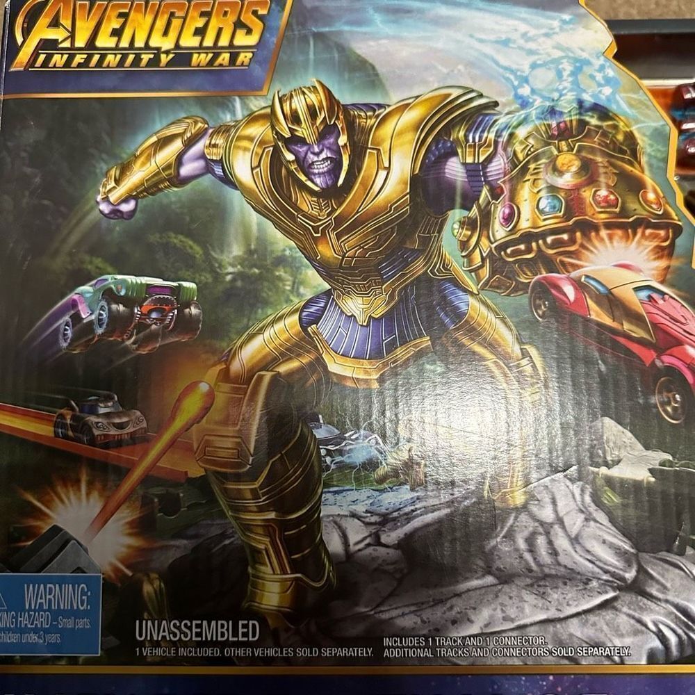 Hot Wheels Marvel Avengers Vs Thanos Showdown, Play Set - Picture 5 of 8